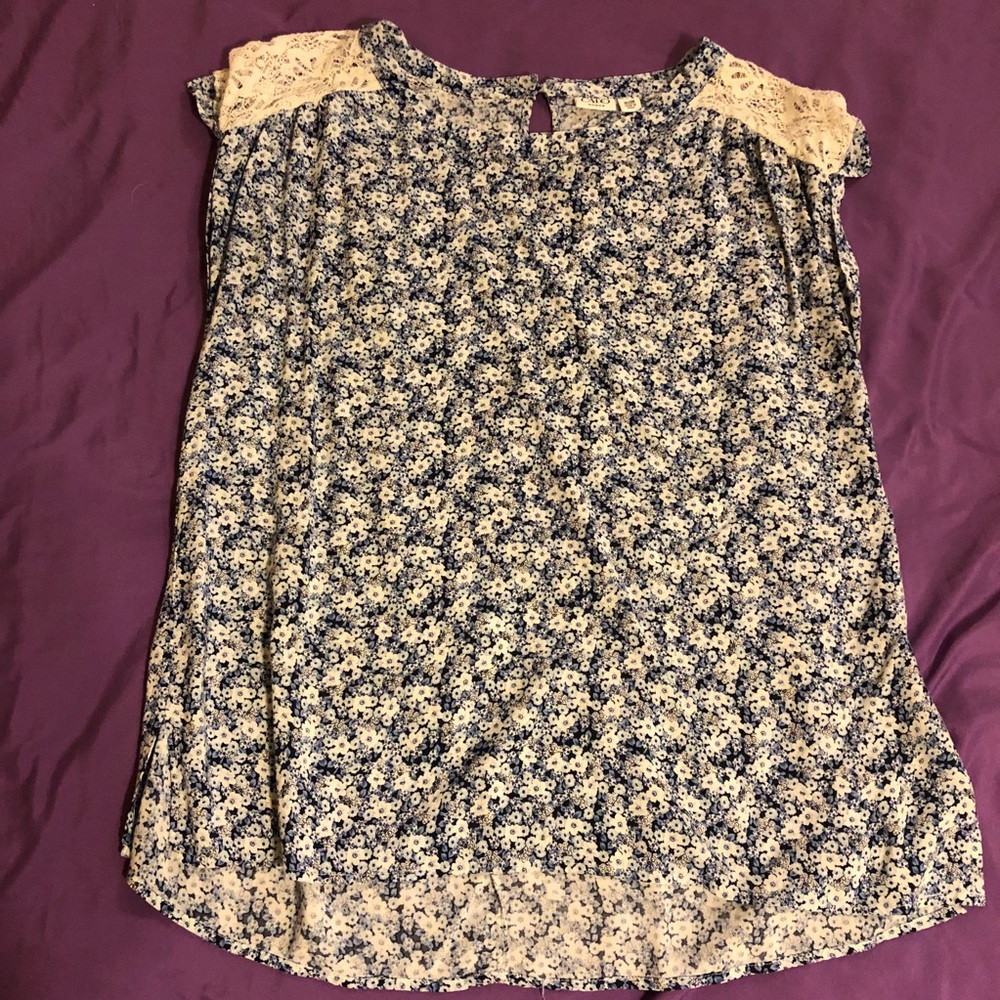 Floral Lace Top - Cato
